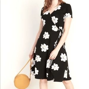 [ Sold ] Old Navy Floral Wrap Dress, Medium